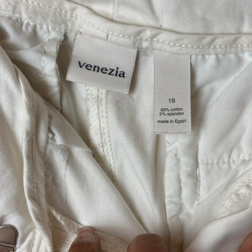 Womens 18 Venezia Bermuda Shorts White Cuffed Slash Flat Front Pockets Stretch - Picture 5 of 11
